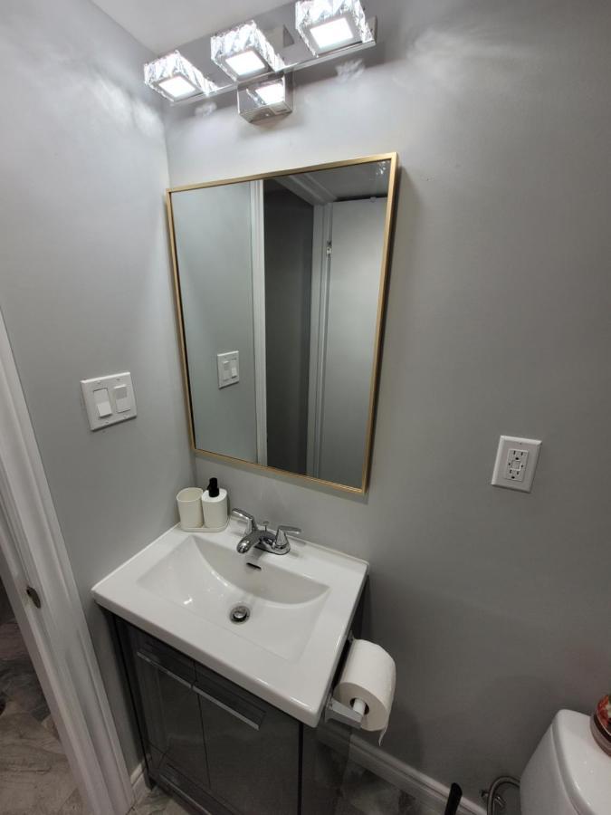 Guest House Basement - Master Bedrooms In Bayview Village Toronto Exterior foto